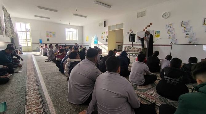 گرامیداشت ایام فاطمیه در مدرسه خاتم الانبیا خاتم