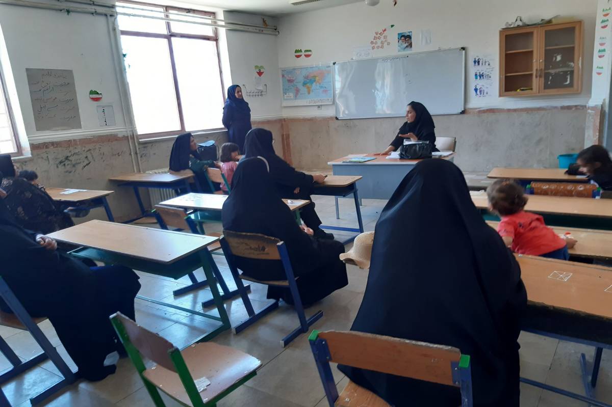 نشست آموزش فرزندپروری در روستاهای زاغه 