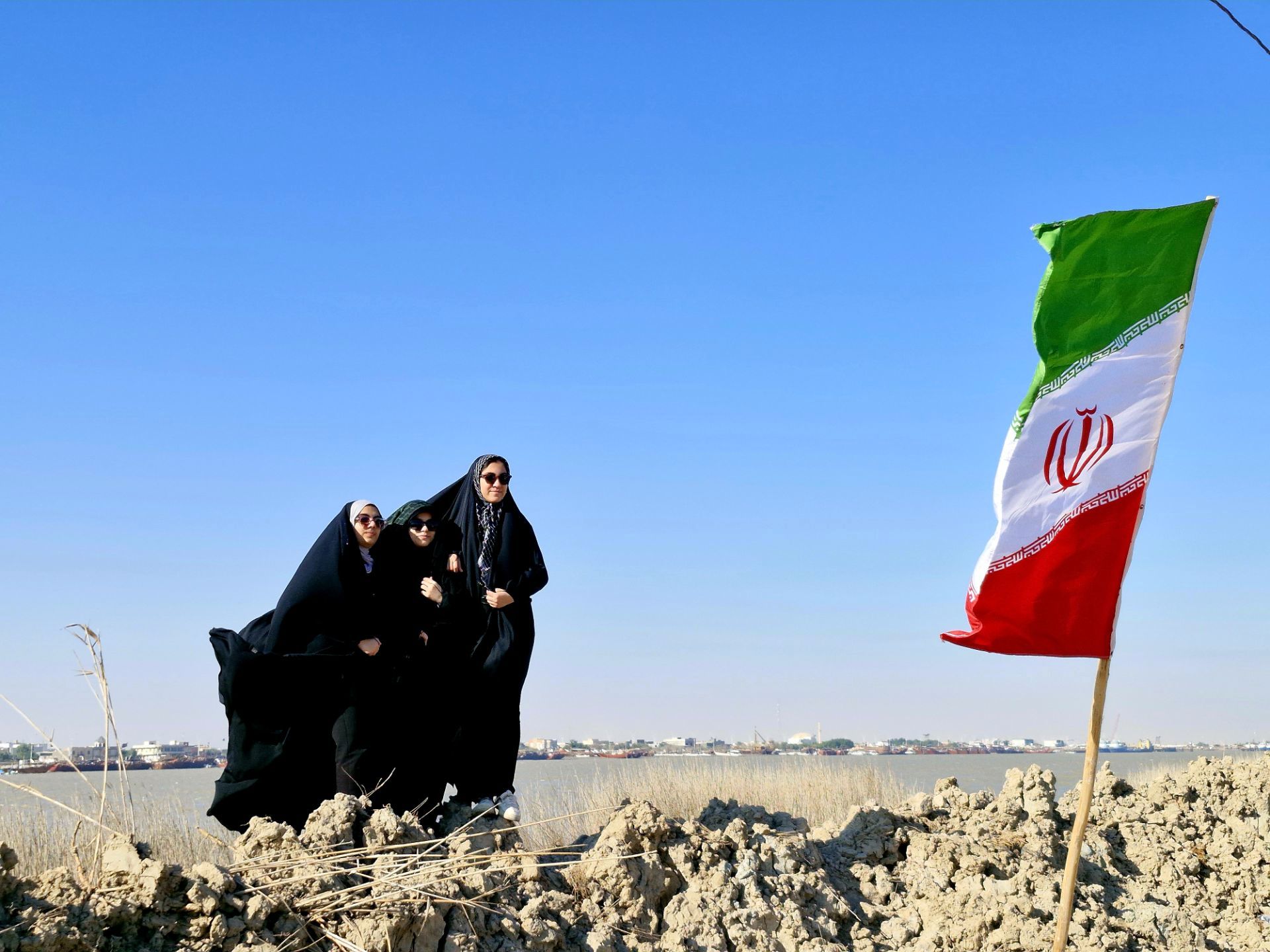 قدم بر خاک عشق