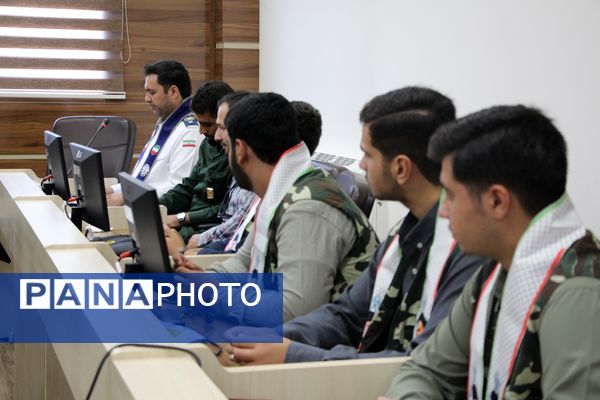 نشست معاون پرورشی و فرهنگی وزیر آموزش و پرورش با دانش آموزان پسر عضو تشکل‌های دانش‌آموزی 