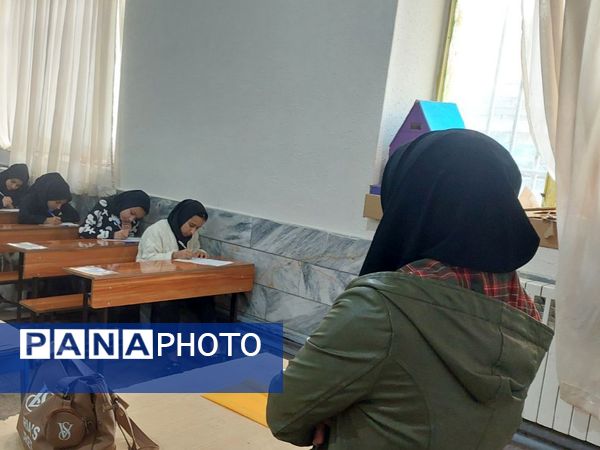 امتحانات ترم اول در دبیرستان دخترانه انیس خوش قدم 