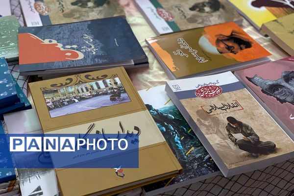 دانش‌آموزان دبیرستان نگین‌دانش ورامین میهمان کتابخانه رازی شدند