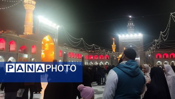 حال و هوای حرم مطهر رضوی در شب شهادت حضرت زهرا (س)
