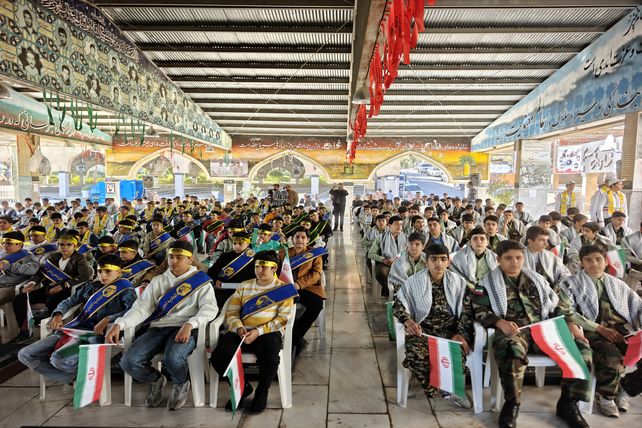 زنگ استکبار ستیزی در کرمانشاه به صدا در آمد
