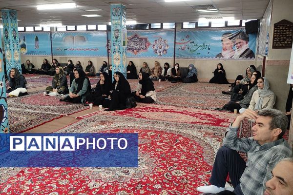 سلسله جلسات گفتمان دینی و مشاوره خانواده در هنرستان موفقیان