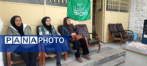 برگزاری جشن روز پدر به‌مناسبت ولادت حضرت علی(ع) در مدرسه ۱۲ فروردین کارخانه قند شیروان