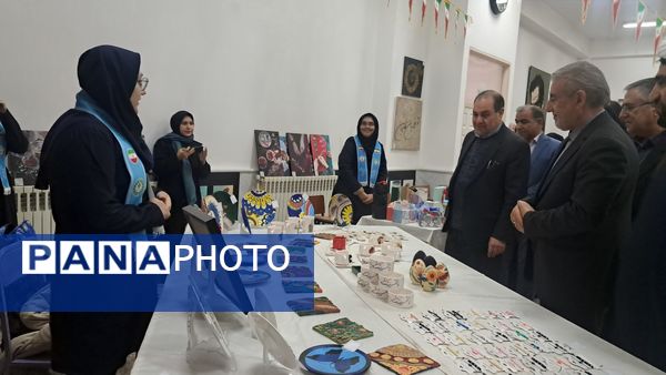 توزیع بسته‌های معیشتی به دانش‌آموزان مدارس ناحیه یک تبریز