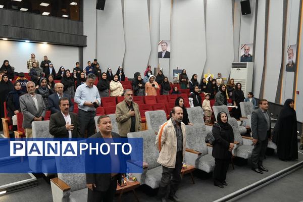 آیین رونمایی از دو اثر فاخر ادبی در شهرداری کهریزک 