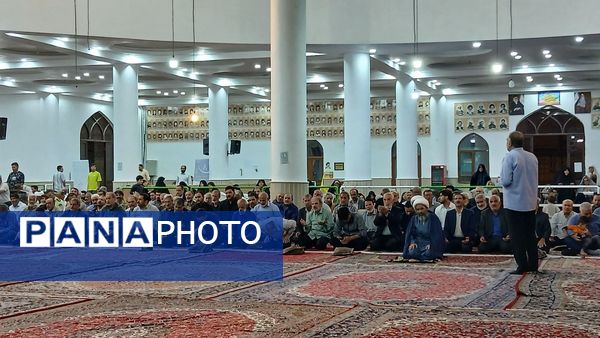 برگزاری آیین باشکوه گرامیداشت هفته دفاع مقدس در مصلی نظرآباد