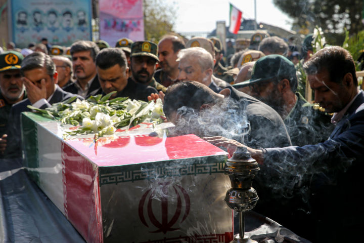 در سایه‌سار فاطمیه؛ میهن بار دیگر میزبان ۳۰۰ شهید گمنام شد