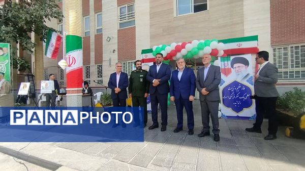 آیین زنگ مهر در دبیرستان «ذبیح‌الله هوشیار» ناحیه ۱ مشهد 