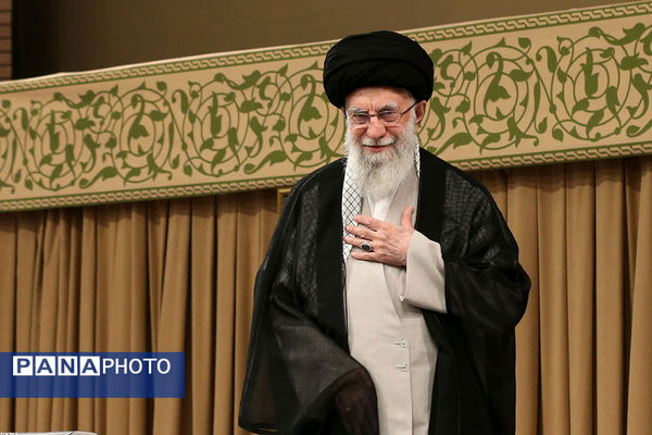 دیدار پیشکسوتان و فعالان دفاع مقدس و مقاومت با مقام معظم رهبری