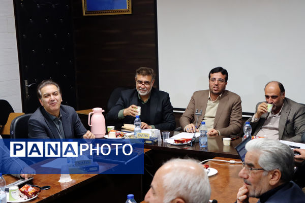 برگزاری نشست خبری مدیرکل راه و شهرسازی استان یزد و مدیران دستگاه‌های متولی مسکن