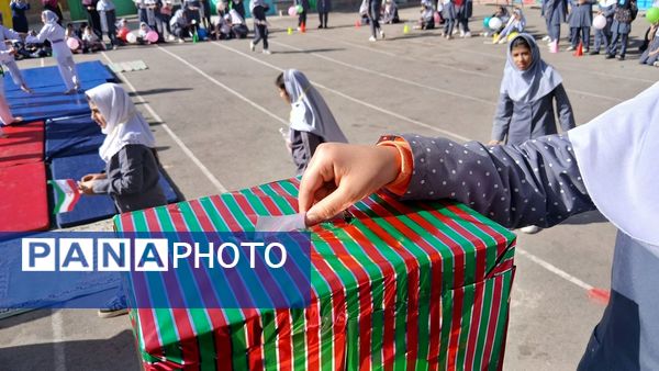 شور ورزش و لبخند در دبستان دانش و هنر نظرآباد با انتخابات انجمنهای ورزشی