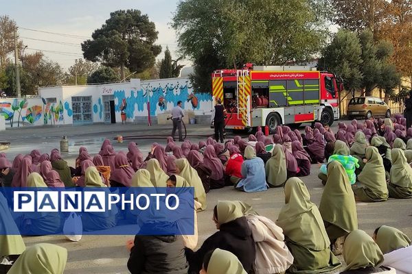 مانور زلزله در مدارس شهرستان ملارد