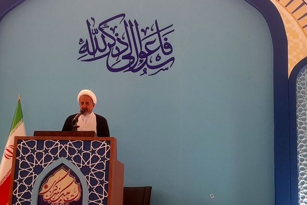 حضور در نماز جمعه،نماد رفتار اجتماعی و ارتباط با دیگران است