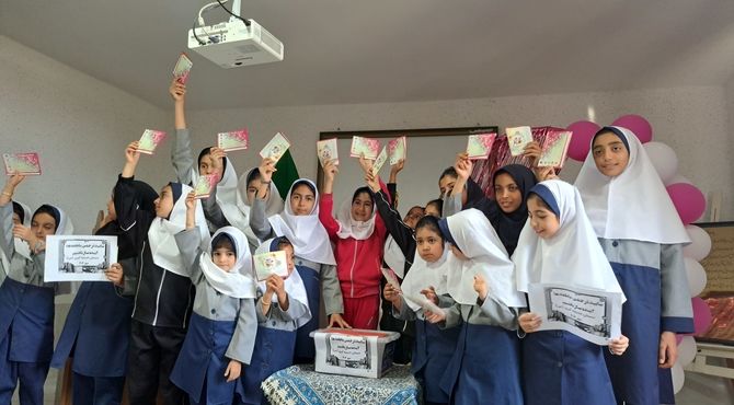مهربانی رسم قشنگ دلهای پاک؛ جشن عاطفه ها ی دبستان خدیجه کبری(س)