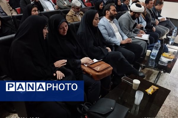 جلسه هم اندیشی و نشست توجیهی مدیران مدارس شهرستان ورامین