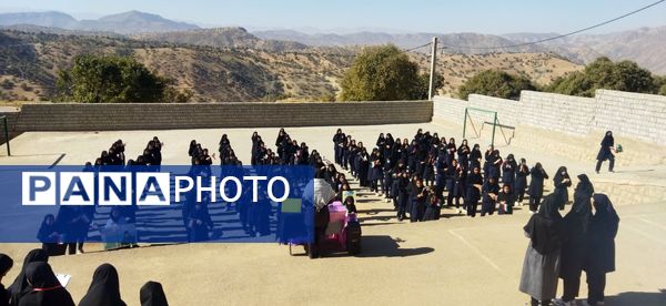 تجلی اتحاد و مقاومت در راهپیمایی ۱۳ آبان آموزشگاه سبحان و مائده شلیل