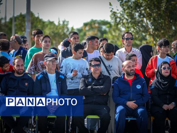 همایش پیاده‌روی خانوادگی در محمدشهر کرج 