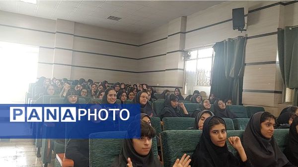  آغاز سال تحصیلی در دبیرستان فرزانگان‌ یک ناحیه 2 شیراز