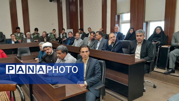 نشست ویژه شورای اداری شهرستان تربت حیدریه به مناسبت هفته معلم 