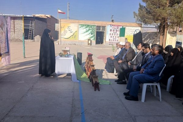 گرامیداشت هفته قرآن، عترت و نماز در آموزشگاه مرحوم صفری شهرستان خلیل آباد