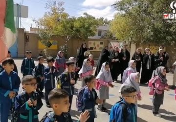 جشن شکوفه‌ها؛ مراسمی پر از شادی و رنگ برای دانش‌آموزان کلاس اولی
