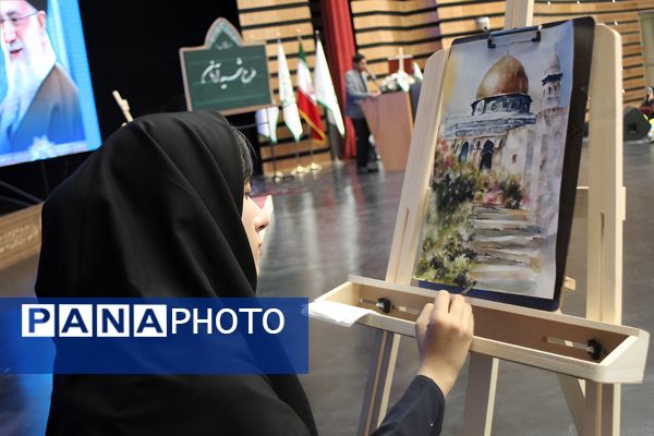 دومین روز از آیین تجلیل از برگزیدگان چهل و دومین دوره مسابقات فرهنگی و هنری دانش‌آموزان شهر تهران