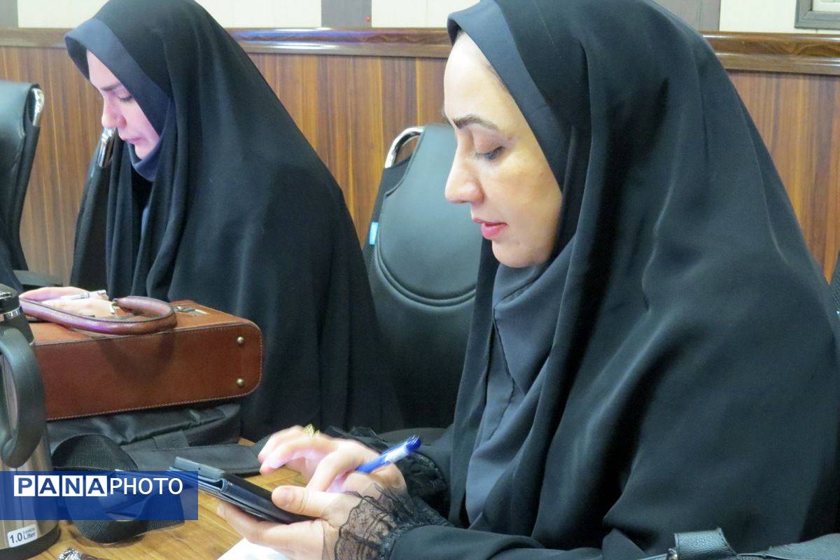 جلسه هم اندیشی انجمن اولیا و مربیان مدارس ناحیه یک شهرری