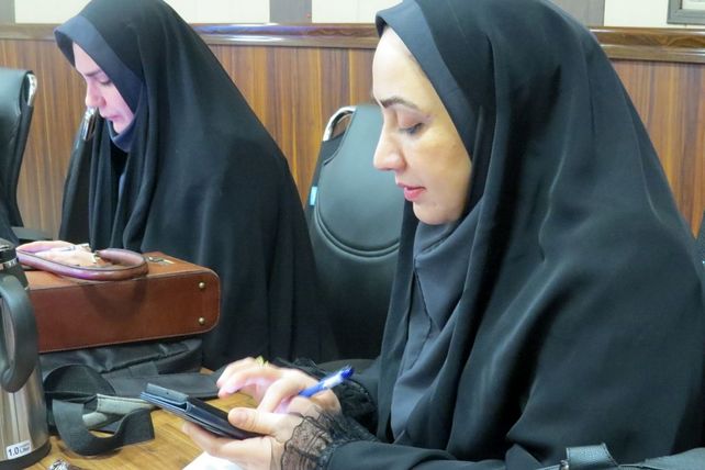 جلسه هم اندیشی انجمن اولیا و مربیان مدارس ناحیه یک شهرری