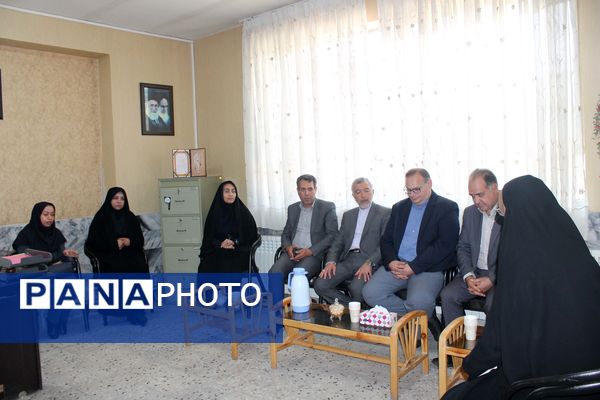 بازدید مدیرکل آموزش و پرورش استان خراسان رضوی از مدرسه خدیجه ی کبری (س) 