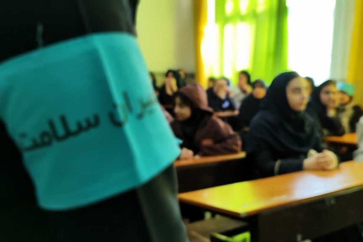 مانور زلزله در دبیرستان پروین اعتصامی 