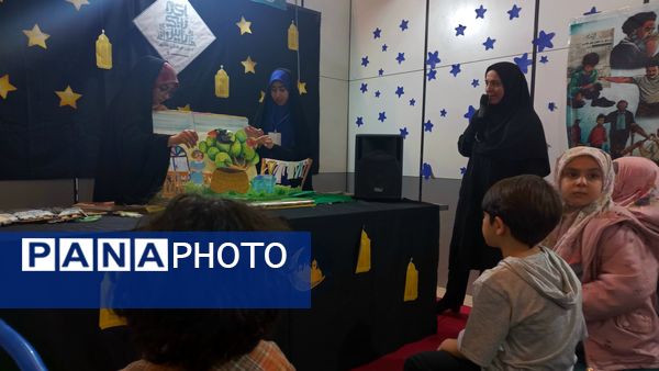 استقبال مردم از نمایشگاه بین المللی قرآن کریم در روز‌های پایانی سال