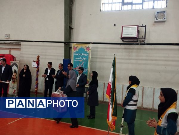 نواختن زنگ جوانه‌ها در شیروان