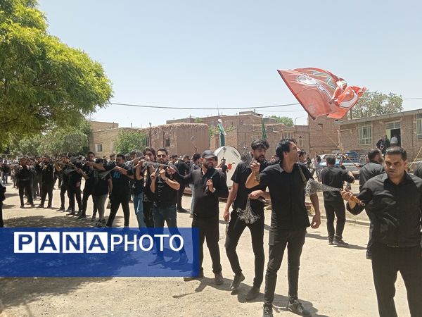 آیین تاسوعای حسینی؛ مردم رباطسنگ در سوگ علمدار کربلا
