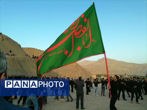 آیین زنجیر زنی و عزاداری روز تاسوعای حسینی