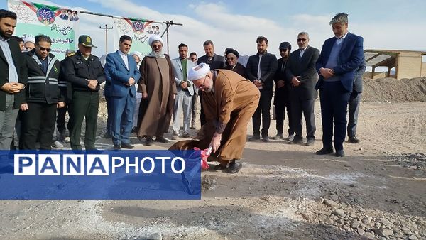 آیین افتتاحیه برق و گودبرداری نهضت ملی مسکن سایت دانشگاه بلوار پیام نور شهرستان کاشمر 