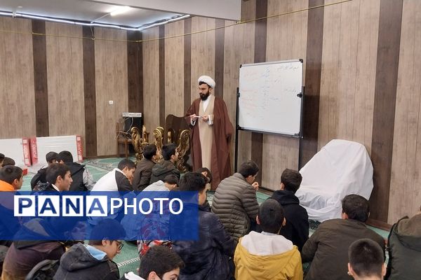 برپایی موکب در دبیرستان شهید بابایی به مناسبت بعث پیامبر‌(ص)