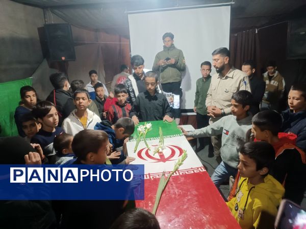 تشییع پیکر شهید گمنام در نمایشگاه یاس کبود 