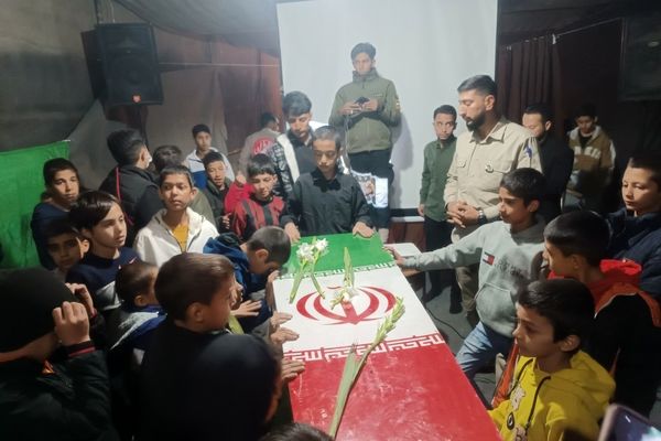 تشییع پیکر شهید گمنام در نمایشگاه یاس کبود 