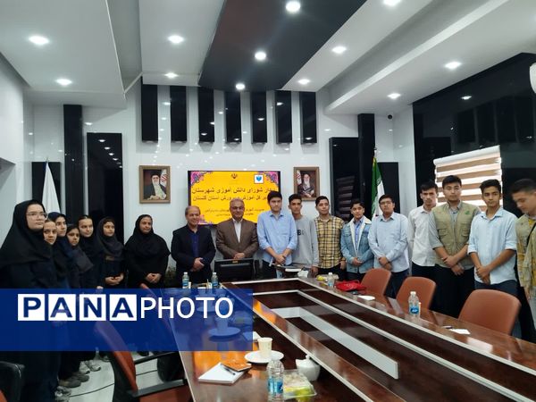 شورای دانشآموزی پل ارتباطی مؤثر میان دانشآموزان و مدیران