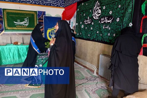 هیئت شهرستانی به مناسبت شهادت حضرت زهرا(س) در دبیرستان حضرت معصومه(س) شهرستان فیروزکوه