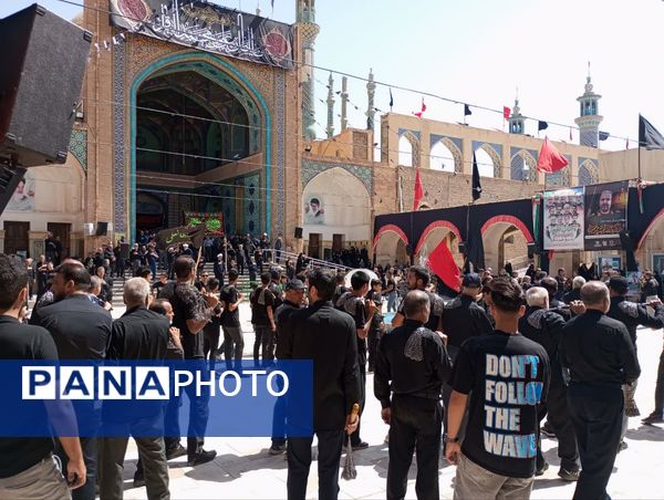اقامه عزا و نوحه خوانی در صحن آستان مقدس حضرت سلطانعلی(ع) 