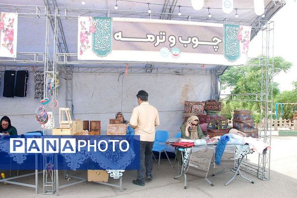 افتتاح نمایشگاه دهه ولایت در بوستان زیتون شهر قیامدشت