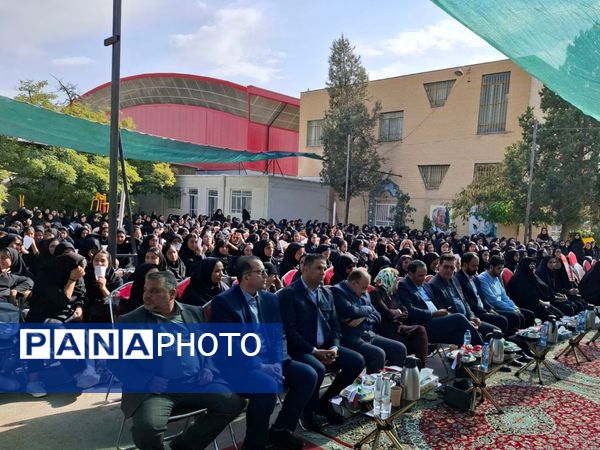 زنگ نیک اندیشی با هدف ترویج فرهنگ و مشارکت خیرین مدرسه ساز در هنرستان دکتر هادوی