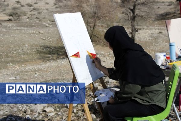 کارگاه آموزشی طراحی و نقاشی هنرستان فاطمه زهرا (س) در شهرستان گچساران