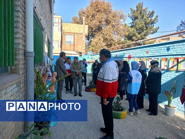  افتتاحیه پارک سلامت و آغاز به کار سفیران محیط یار  دبستان بنت الهدی صدر