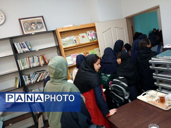 بازدید دانش‌آموزان پایه هفتم دبیرستان میرزا جعفر سروقد از فرهنگسرای انقلاب