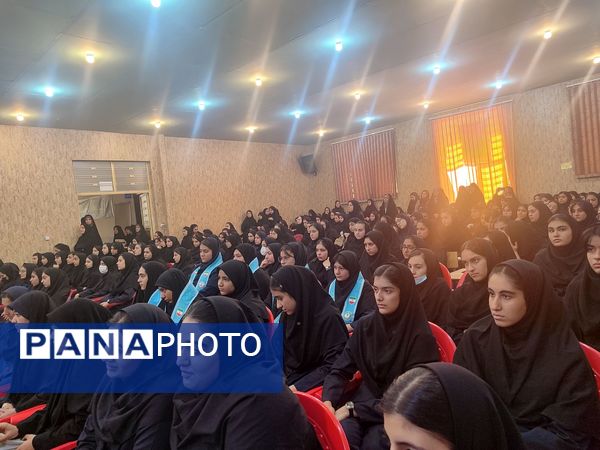 دانش‌آموزان با آرمان شهدا تجدید میثاق کردند